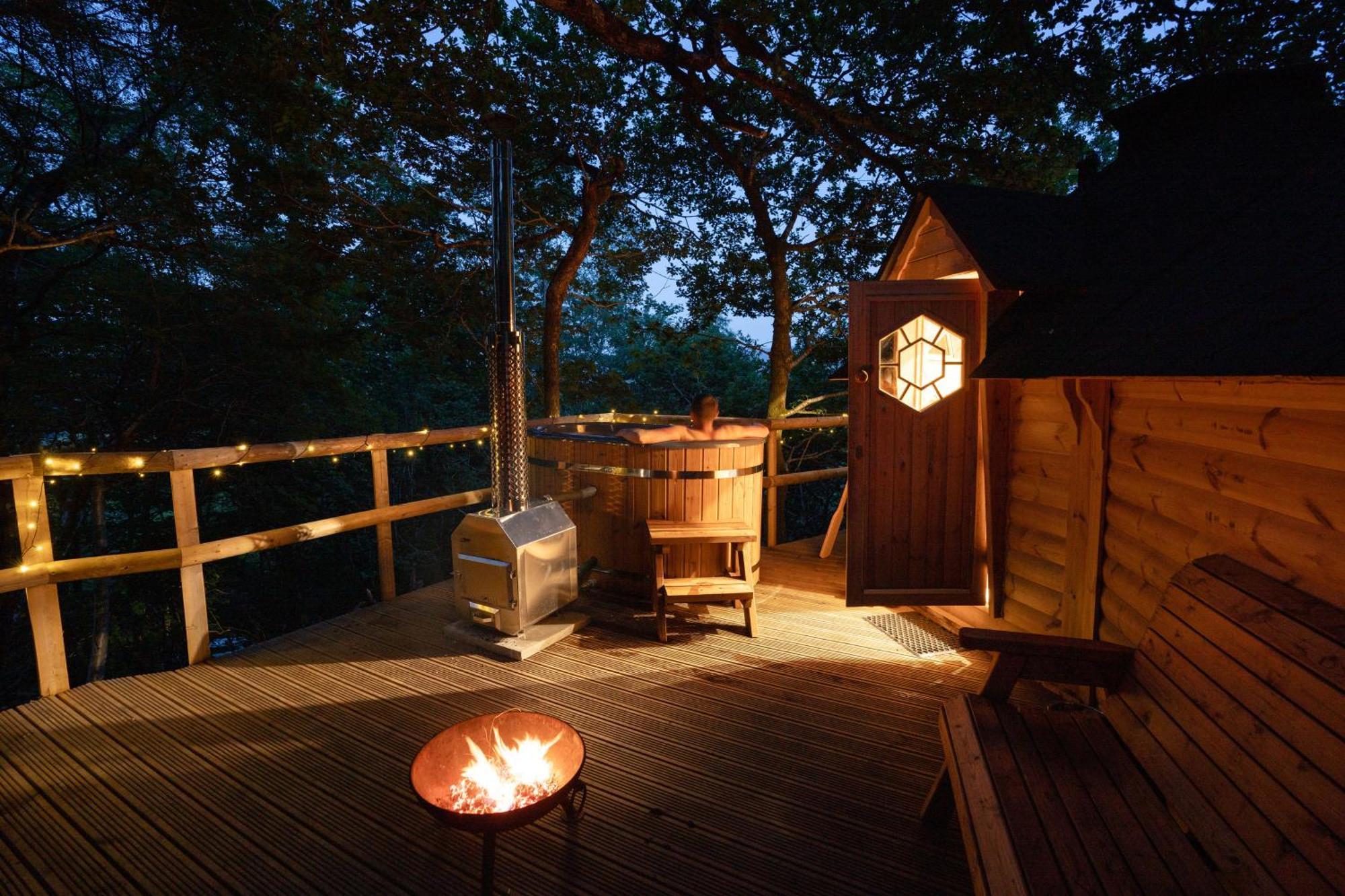 Chestnut Tree House With Hot Tub & Sauna บาร์มัธ ภายนอก รูปภาพ