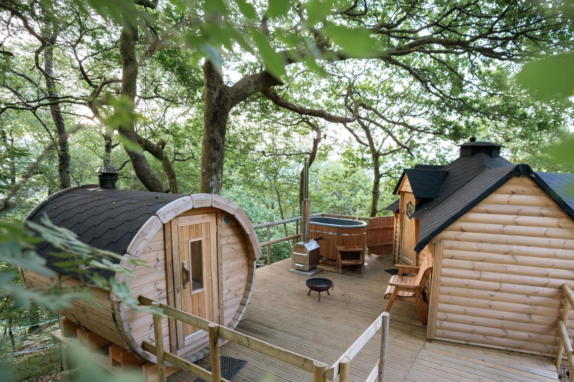 Chestnut Tree House With Hot Tub & Sauna บาร์มัธ ภายนอก รูปภาพ