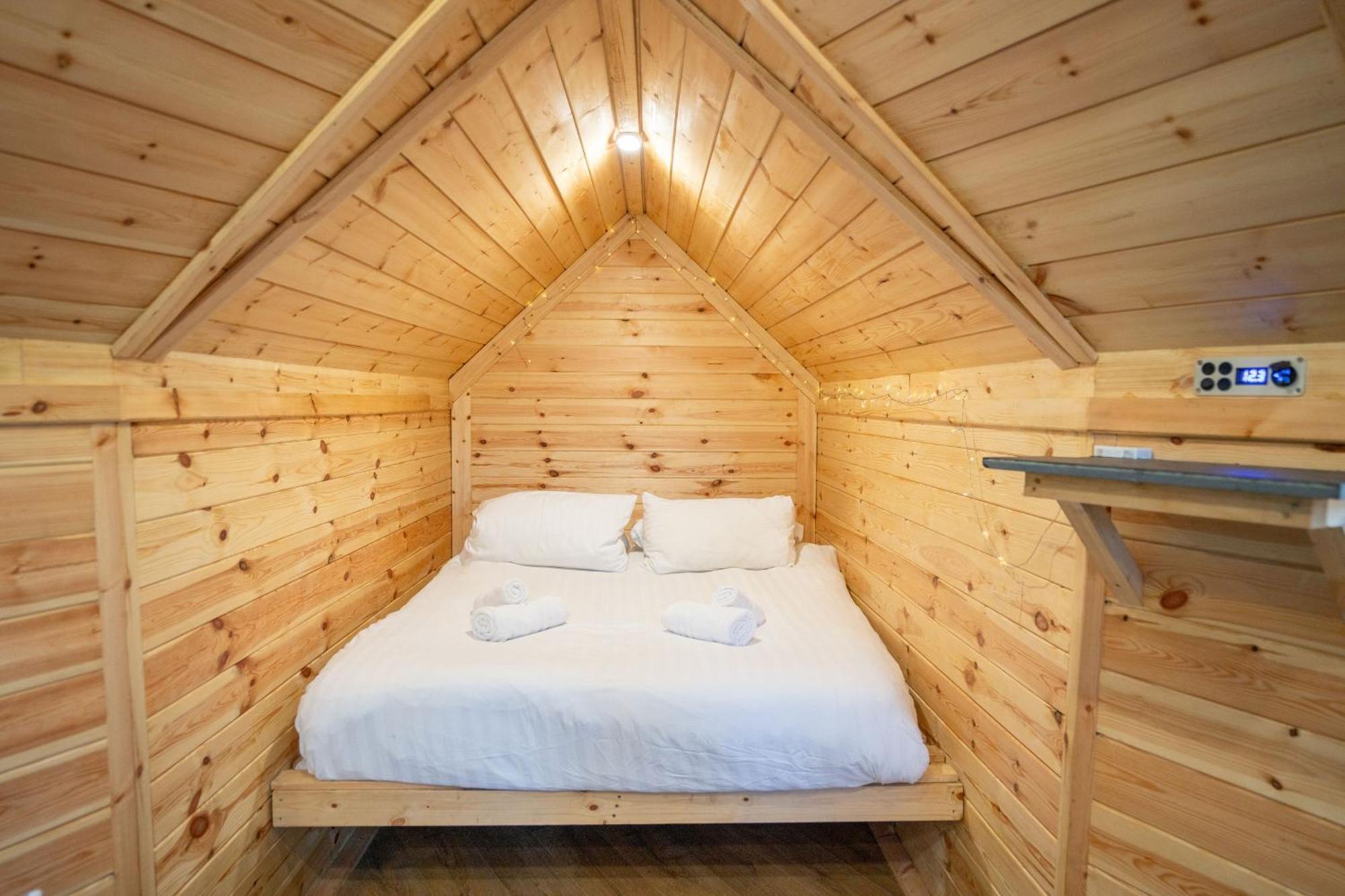 Chestnut Tree House With Hot Tub & Sauna บาร์มัธ ภายนอก รูปภาพ
