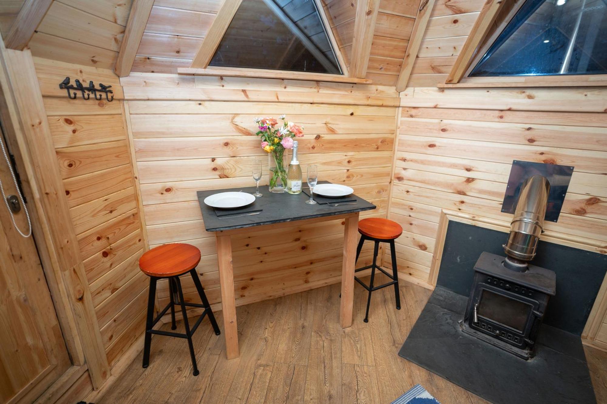 Chestnut Tree House With Hot Tub & Sauna บาร์มัธ ภายนอก รูปภาพ
