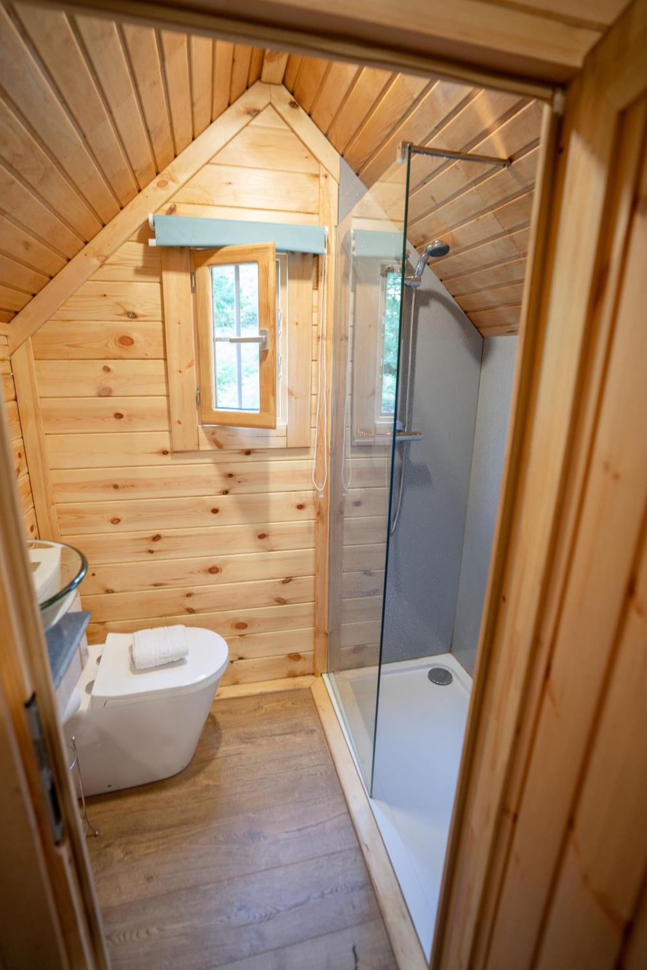 Chestnut Tree House With Hot Tub & Sauna บาร์มัธ ภายนอก รูปภาพ